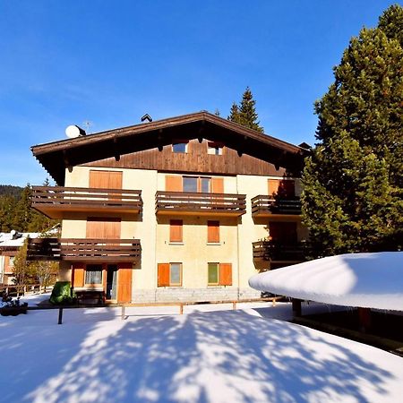 2 Abeti Garden Apartment Madonna di Campiglio Exterior photo