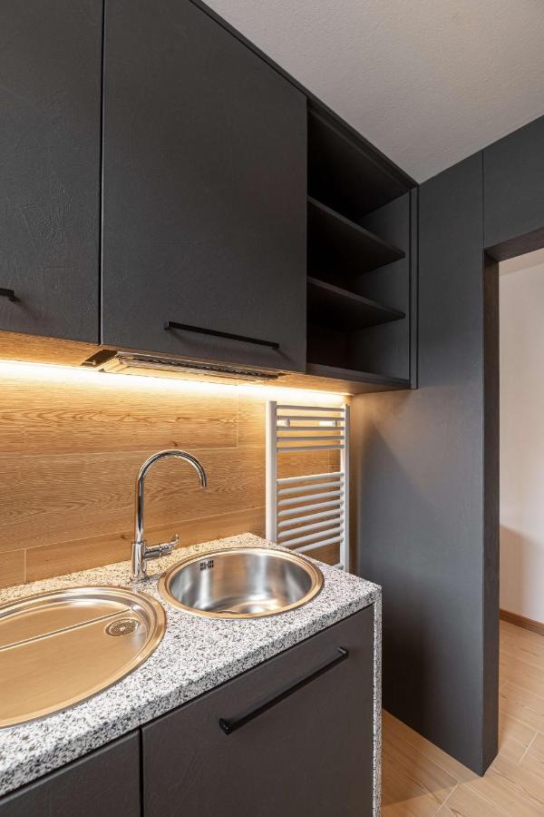 2 Abeti Garden Apartment Madonna di Campiglio Exterior photo