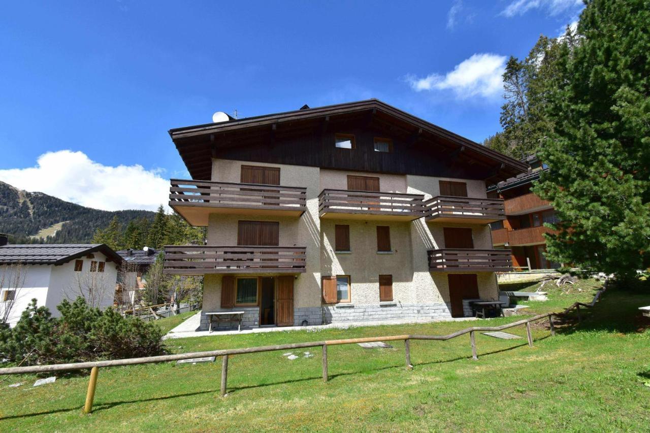 2 Abeti Garden Apartment Madonna di Campiglio Exterior photo